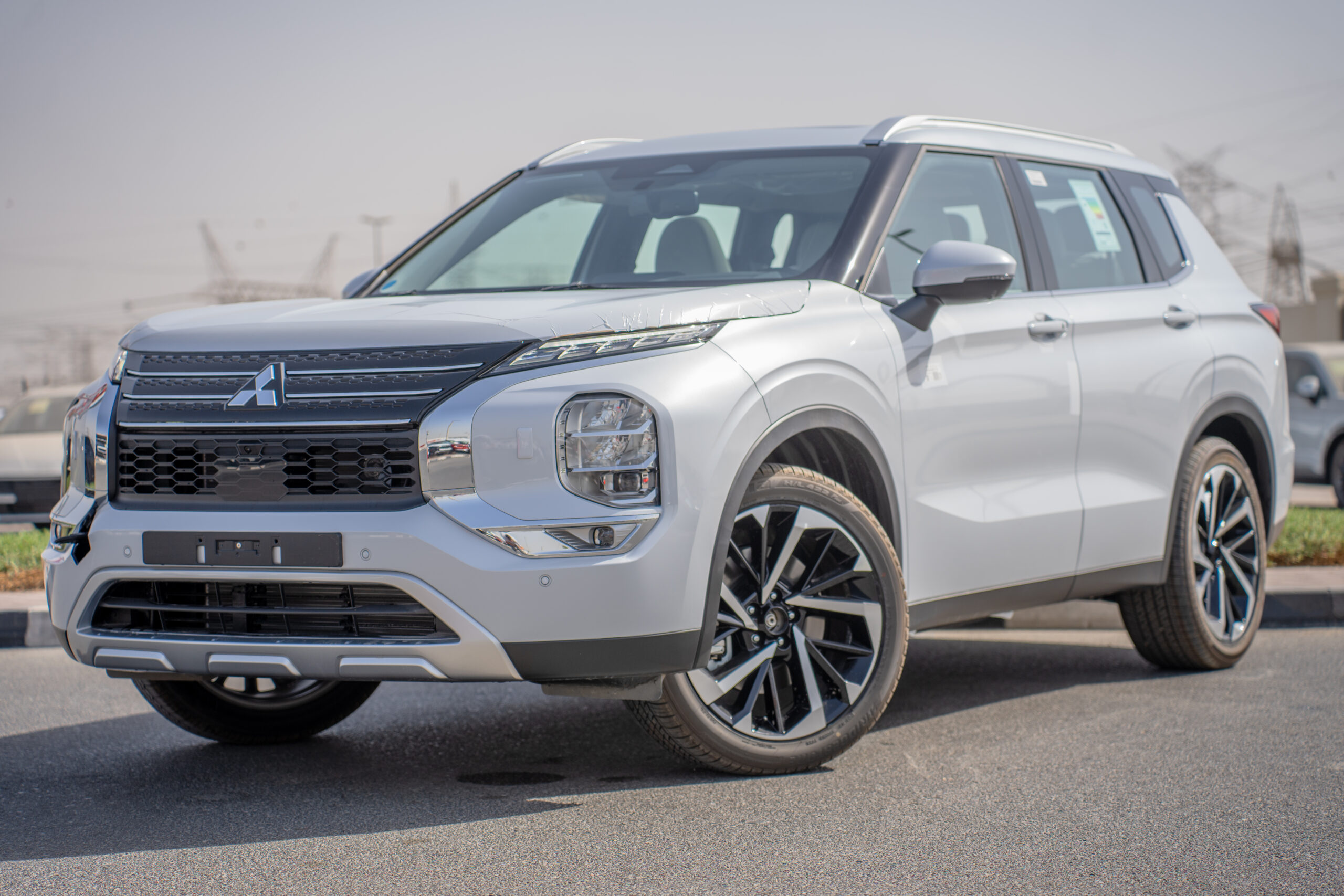 Mitsubishi Outlander H Line 2025